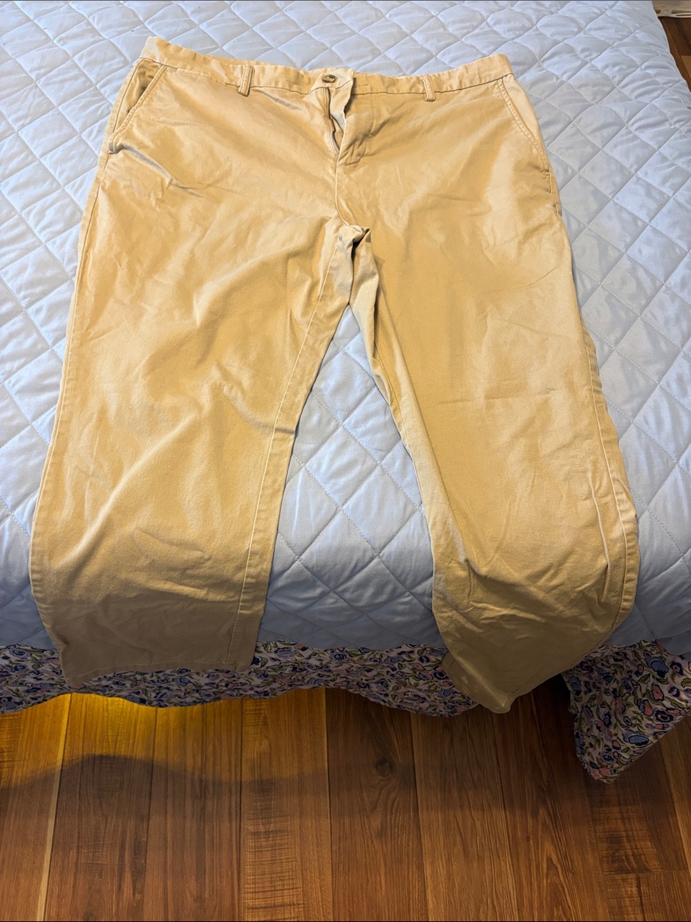 Old Navy Men's Light Tan Chino Pants
